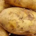 cosa-succede-se-si-cuociono-le-patate-con-la-buccia.jpg