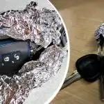 Perché gli automobilisti avvolgono le chiavi dell'auto nella carta stagnola: