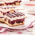 Una splendida torta di cagliata con ciliegie: diventerà il dessert preferito per ogni occasione di festa. Una splendida torta di cagliata con ciliegie: diventerà il dessert